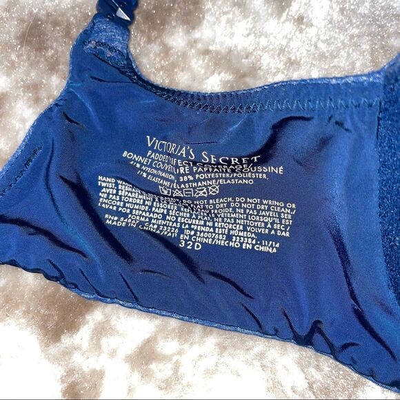 Blue Victoria's Secret bra padded underwire push up bra SZ 32D - Picture 4 of 7